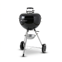 Outdoor Household Kettle BBQ Grill Charcoal BBQ Grill round Apple Grill — Studio Shot